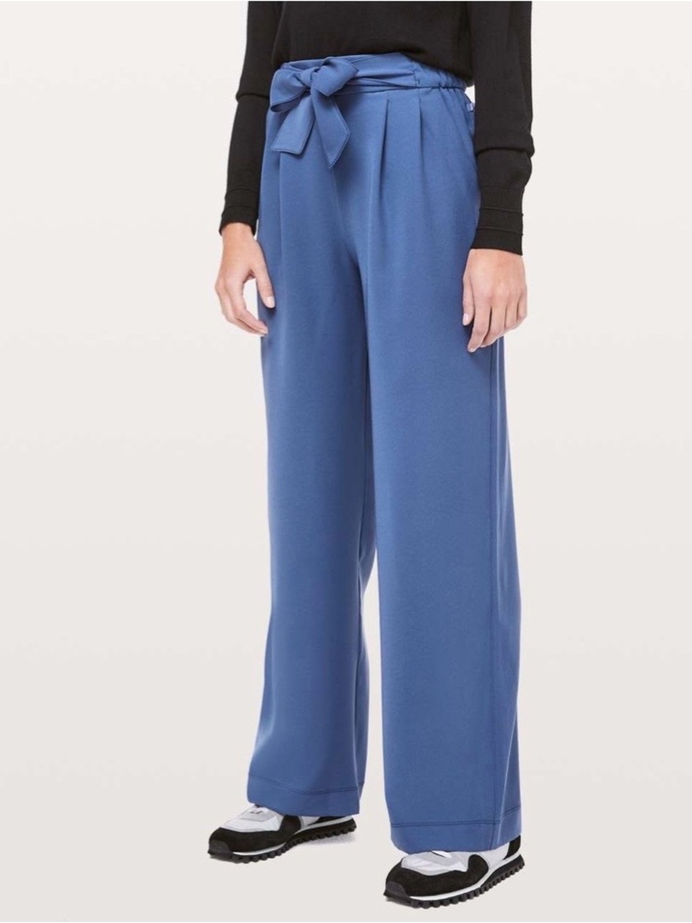 LULULEMON- Noir Pant Woven Gatsby Blue Size 6